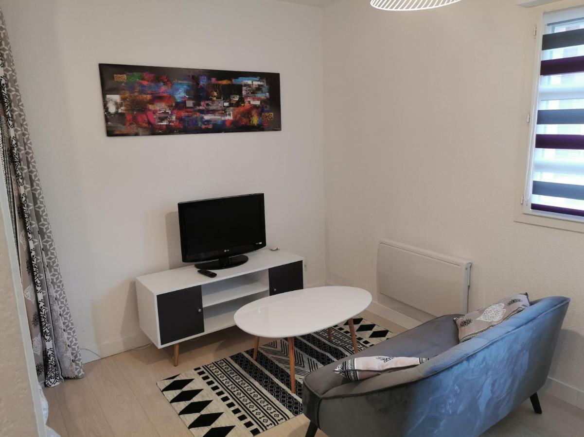Studio calme avec parking Saint-Pierre-du-Mont  Extérieur photo